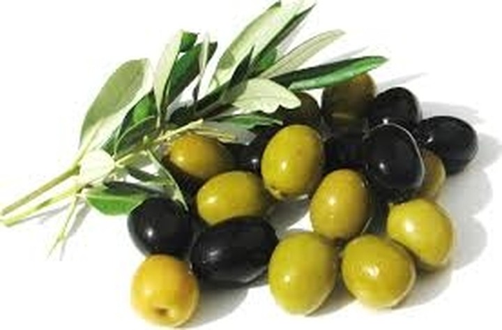 Οι Σουηδοί τρώνε ελιές καλαμών