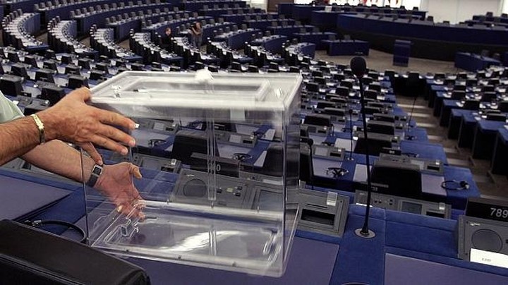 Στις 23:00 (ώρα Ελλάδος) η πρώτη κατανομή των εδρών της Ευρωβουλής