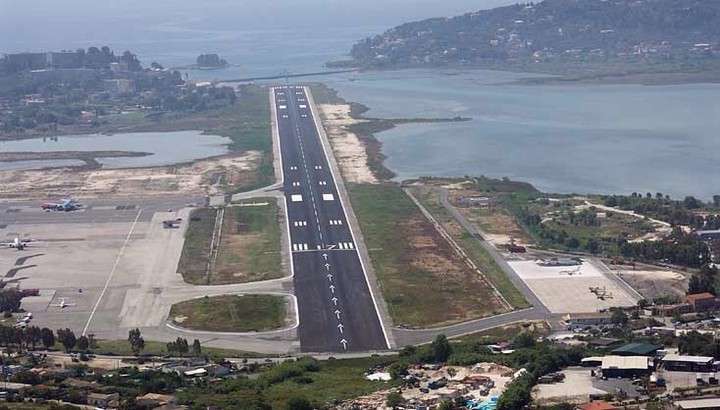 Ποιοί και γιατί κάνουν σαν τρελοί για τα ελληνικά αεροδρόμια.