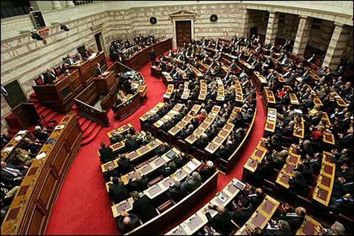 Mένουν δωρεάν σε ξενοδοχεία και τους πληρώνουμε εμείς πολλά εκατομμύρια