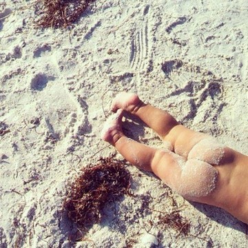 «Παντρευτείτε», «αναλάβετε τη βιολογική εκτροφή μίας κότας» ή «κάντε δίαιτα»