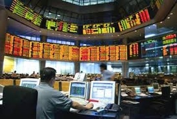 Fitch: Αναβάθμισε τα ομόλογα της Εθνικής, της Alpha και της Eurobank