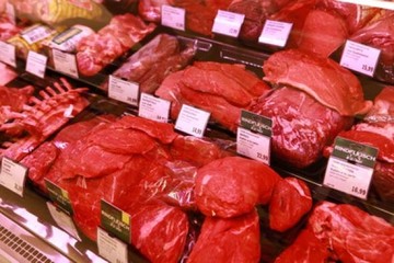 Ξεσπάει νέο διατροφικό σκάνδαλο - Η νόσος του άνθρακα στο κρέας