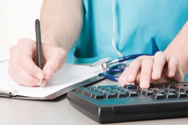 Εξαίρεση των εμβολίων από το πλαφον συνταγογράφησης ζητά ο ΙΣΘ