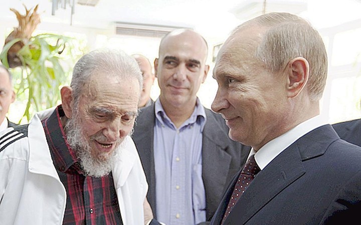 Διαγραφή χρέους 35 δισ. δολ. του Πούτιν δώρο στον Κάστρο