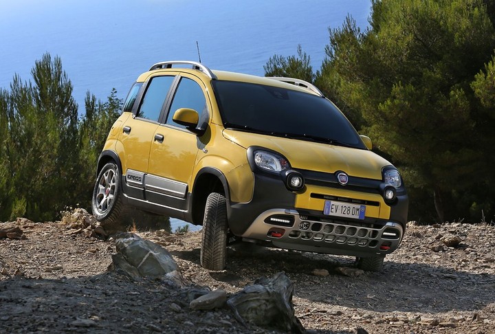 Fiat Panda Cross από 17.830 ευρώ