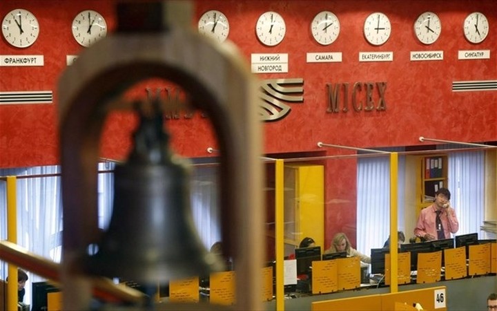 Απαγόρευση αγοράς μετοχών και ομολόγων ρωσικών τραπεζών