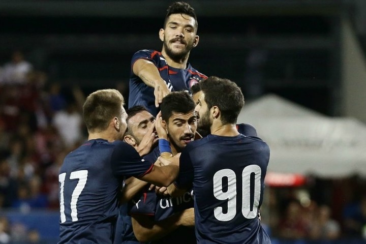 Οι δυο γνωστοί και ο... μπαλαντέρ!
