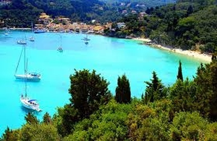 Σε άγριο καυγά ο Ρομπέρτο Καβάλι στους Παξούς