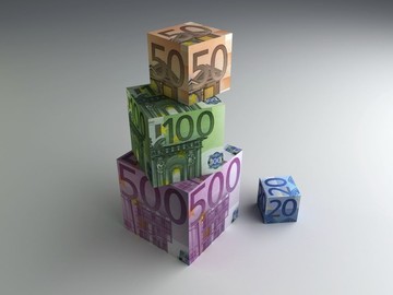 ΤτΕ: Μείωση των επιτοκίων καταθέσεων και αύξηση των επιτοκίων χορηγήσεων