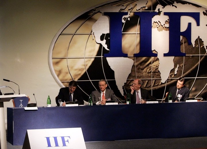 IΙF: Η στασιμότητα της οικονομίας θα φέρει κοινωνική αναταραχή και πολιτική κρίση