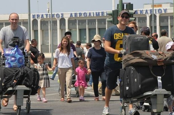 ΣΕΤΕ: Εκτίμηση για 19,5 εκατ. αφίξεις τουριστών το 2014