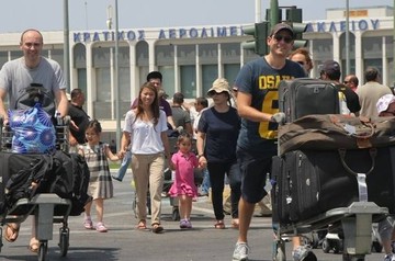 ΣΕΤΕ: Εκτίμηση για 19,5 εκατ. αφίξεις τουριστών το 2014
