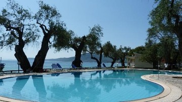 Ξενοδοχείο για... Εμίρηδες στην Κέρκυρα