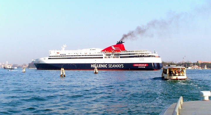 Ποιος αναλαμβάνει την εξυπηρέτηση των άγονων γραμμών