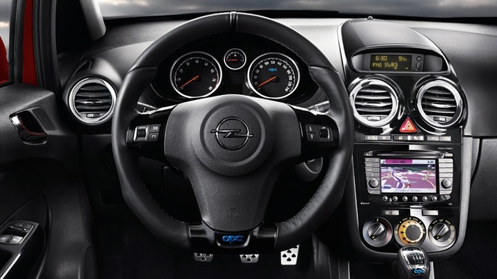 Ανάκληση Opel Corsa D και Adam για έλεγχο του ενδιάμεσου άξονα τιμονιού