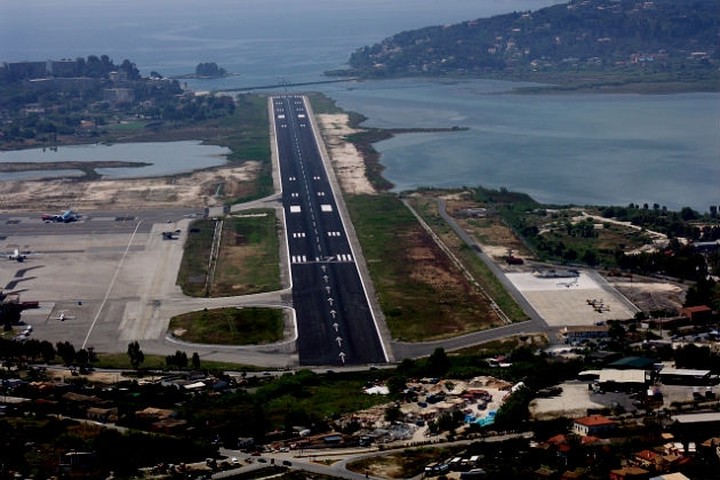 Τα τρία ισχυρά ονόματα του ελληνικού επιχειρείν που "χτυπούν" τα περιφερειακά αεροδρόμια