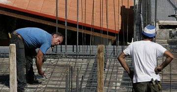 Βουτιά  8% στις οικοδομικές άδειες τον Ιούλιο  