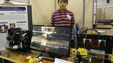 Οικιακός εκτυπωτής τρισδιάστατων αντικειμένων διά χειρός 14χρονου