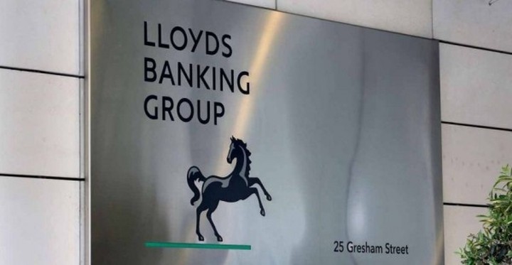 Ο όμιλος Lloyds καταργεί 9.000 θέσεις εργασίας
