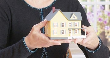 ΕΚΠΟΙΖΩ: Αναστολή των πλειστηριασμών για τρία χρόνια