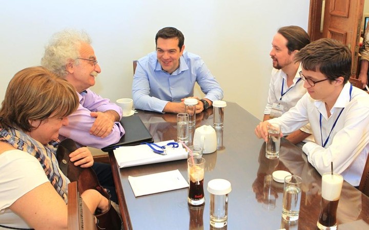 Επίτιμος στο ιδρυτικό συνέδριο του Podemos, ο Αλ. Τσίπρας