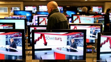 DW: H κρίση που χτύπησε εφημερίδες, περιοδικά, τώρα στην τηλεόραση