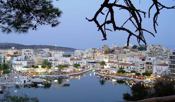 Ειδικό αυτοκόλλητο σε κάθε τουριστικό κατάλυμα