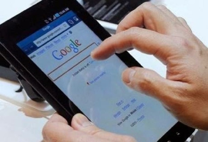 Tablet ή laptop και ίντερνετ σε 289.000 δικαιούχους του κοινωνικού μερίσματος