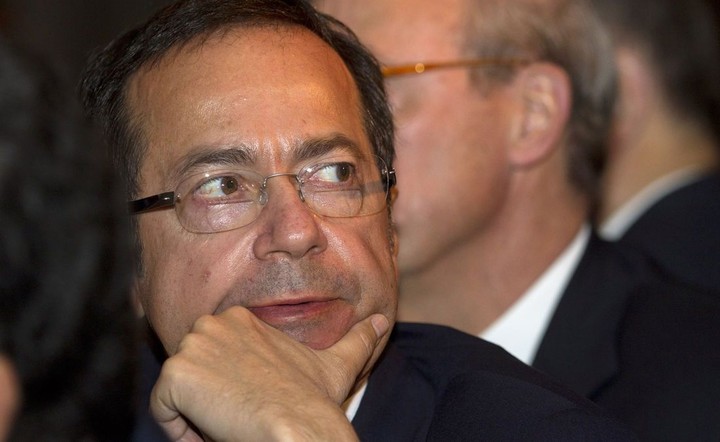 Ο John Paulson εξακολουθεί να αγοράζει ελληνικές τράπεζες