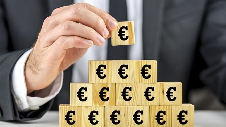 Η κυβέρνηση αποκλείει την ύπαρξη δημοσιονομικού κενού