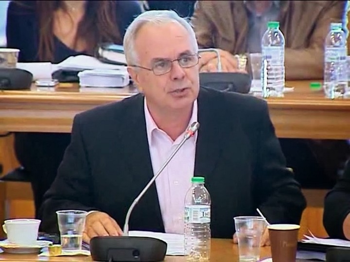 Ε. Αποστόλου: Αποτύχατε στις προβλέψεις σας για έξοδο από το Μνημόνιο