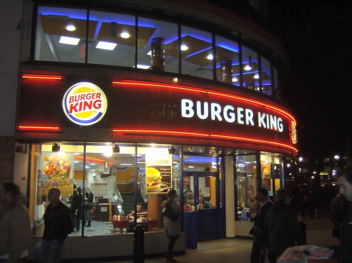 Ξεσπάει ο πόλεμος των burger: Η BurgerKing έρχεται στην Ελλάδα