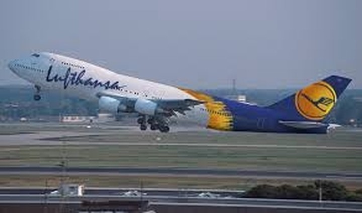 Lufthansa: Περίπου 200 εκατ. ευρώ το κόστος από τις απεργίες