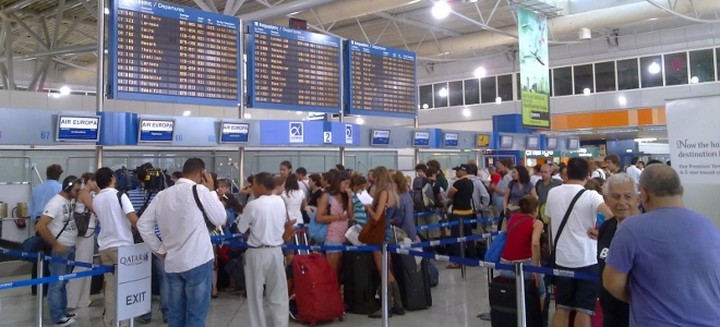 Ξεπέρασαν τα 43 εκατ. οι επιβάτες στα ελληνικά αεροδρόμια