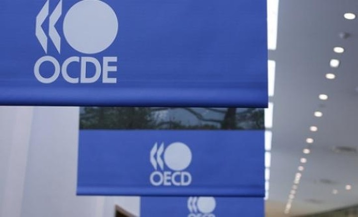 ΟΟΣΑ: Τα φορολογικά έσοδα της Ελλάδας μειώθηκαν το 2013