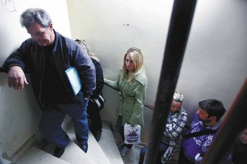 Εκατό εκατ. ευρώ για μικρομεσαίες επιχειρήσεις και ανέργους