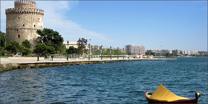 Προσαρμοσμένος στην κρίση ο στολισμός της Θεσσαλονίκης