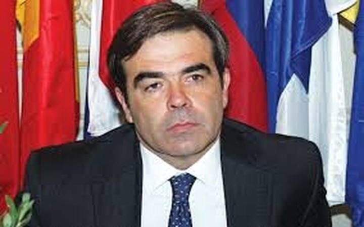 Πολλά τα περιθώρια ερμηνείας της δήλωσης Γιούνκερ για "γνώριμα πρόσωπα"