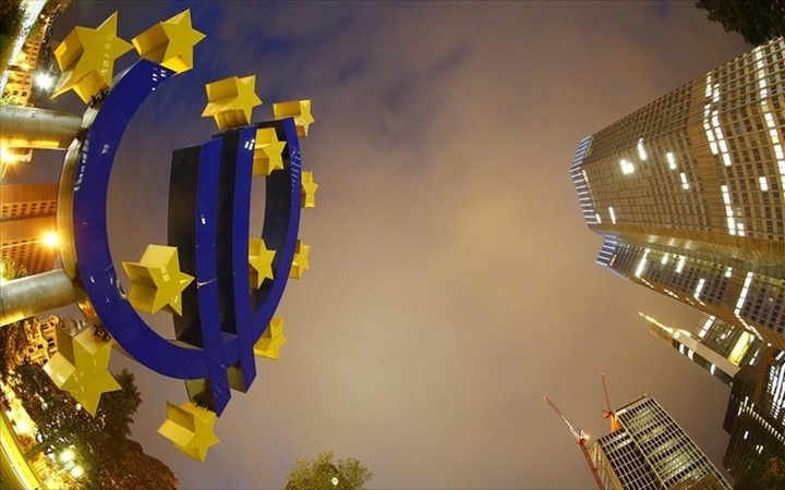 EE: Επιφυλάξεις για το επενδυτικό σχέδιο Γιουνκέρ