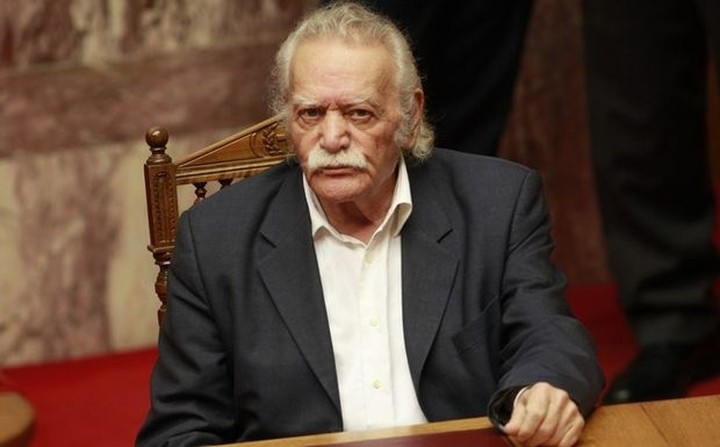 Ο Σουλτς διέκοψε ομιλία του Μ. Γλέζου για παρέμβαση στα εσωτερικά της Ελλάδας