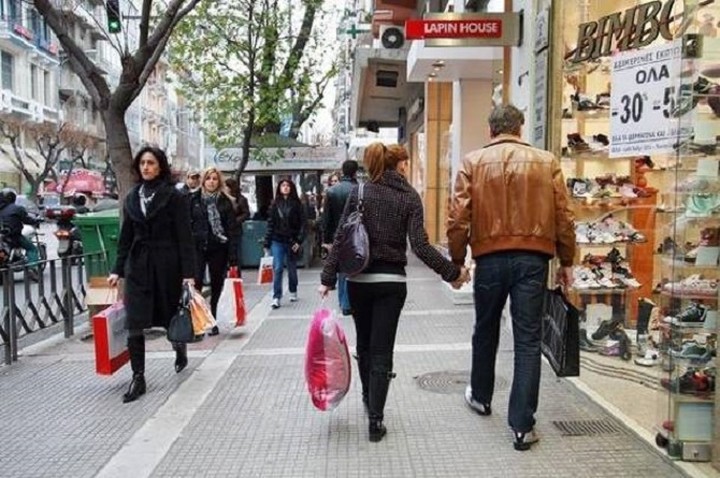 Μειωμένος κατά 5-8% ο εορταστικός τζίρος των καταστημάτων