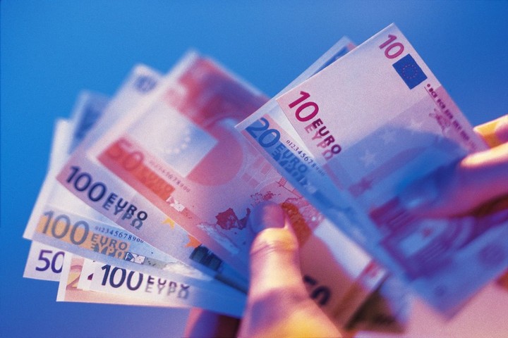 Ως πότε φτάνουν τα λεφτά του δημοσίου για μισθούς και συντάξεις;