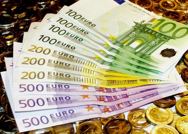 Τα νοικοκυριά αύξησαν τις καταθέσεις τους τον Νοέμβριο