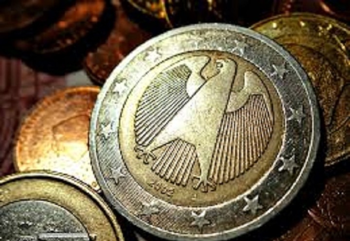 Με επίδοση χειρότερη από το 2005 αναμένεται να κλείσει τη φετινή χρονιά το ευρώ