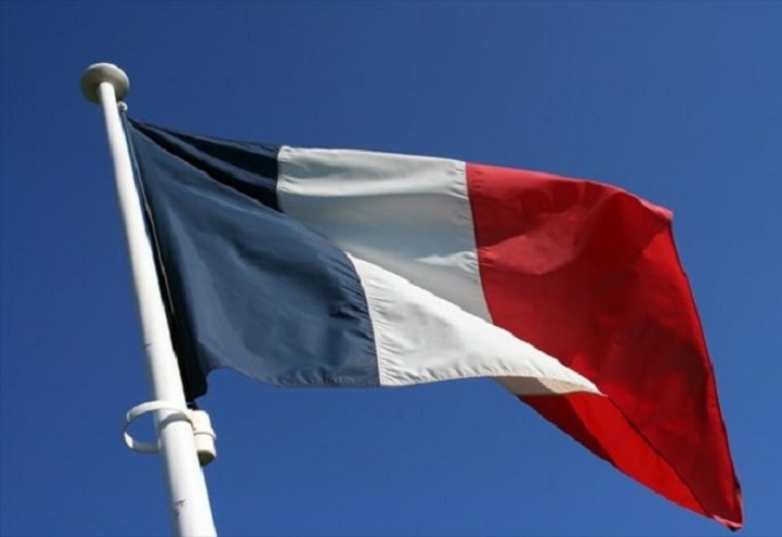Le Figaro: «Ο κάθε Γάλλος θα πληρώσει 735 ευρώ για να διαγραφεί το ελληνικό χρέος»