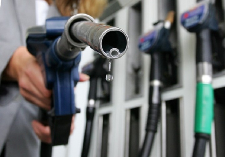 Βενζίνη με 1 ευρώ και πετρέλαιο θέρμανσης με 80 λεπτά
