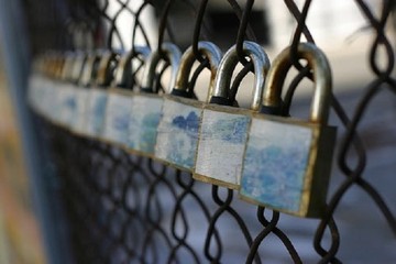 Μείωση «λουκέτων» στα κυριότερα αστικά εμπορικά κέντρα το 2014