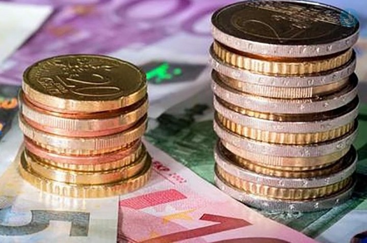 ΕΛΣΤΑΤ: Αυξήθηκε το διαθέσιμο εισόδημα των νοικοκυριών