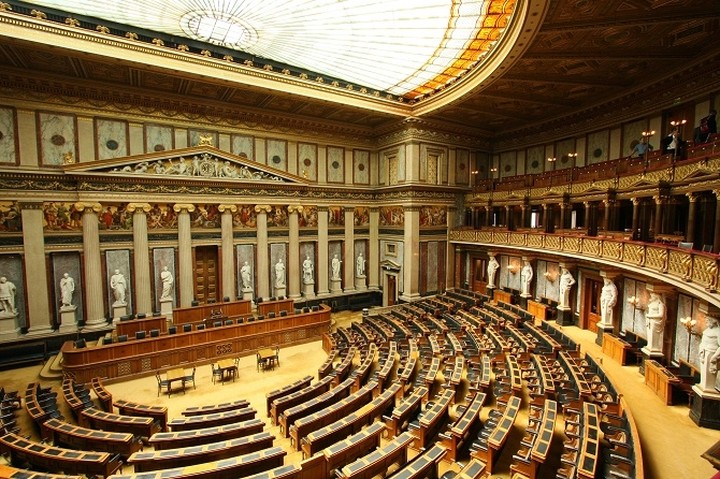 Ράινχολντ Μιτερλένερ: Να καταθέσει η Ελλάδα τις προτάσεις της